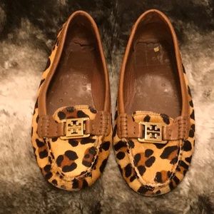 TORY BURCH Kendrick Leopard Loafers